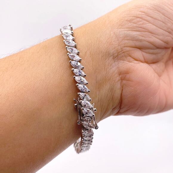 Dazzling Ice Cubic Zirconia Over Rhodium and Silver Plated Tennis Bracelet - Picture 1 of 6